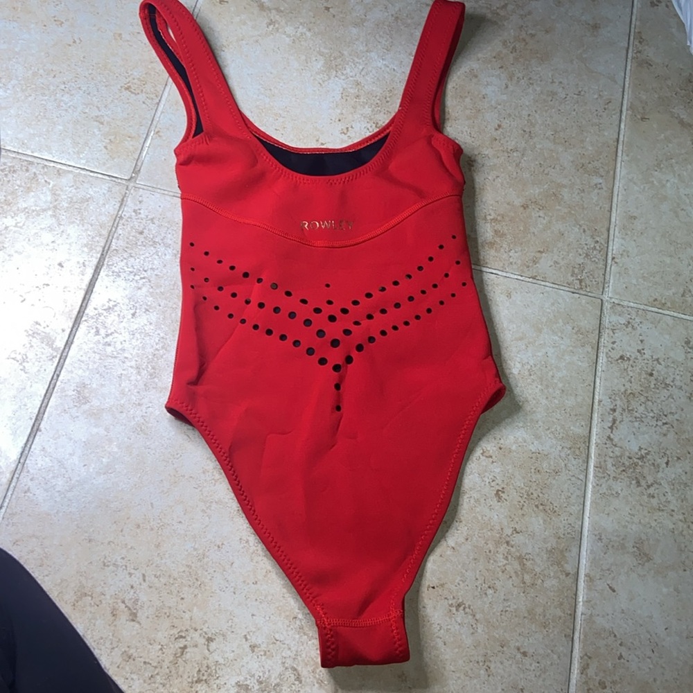CYNTHIA ROWLEY RED SCUBA PERFORATED 1 PC SWIMWEAR - Picture 3 of 6